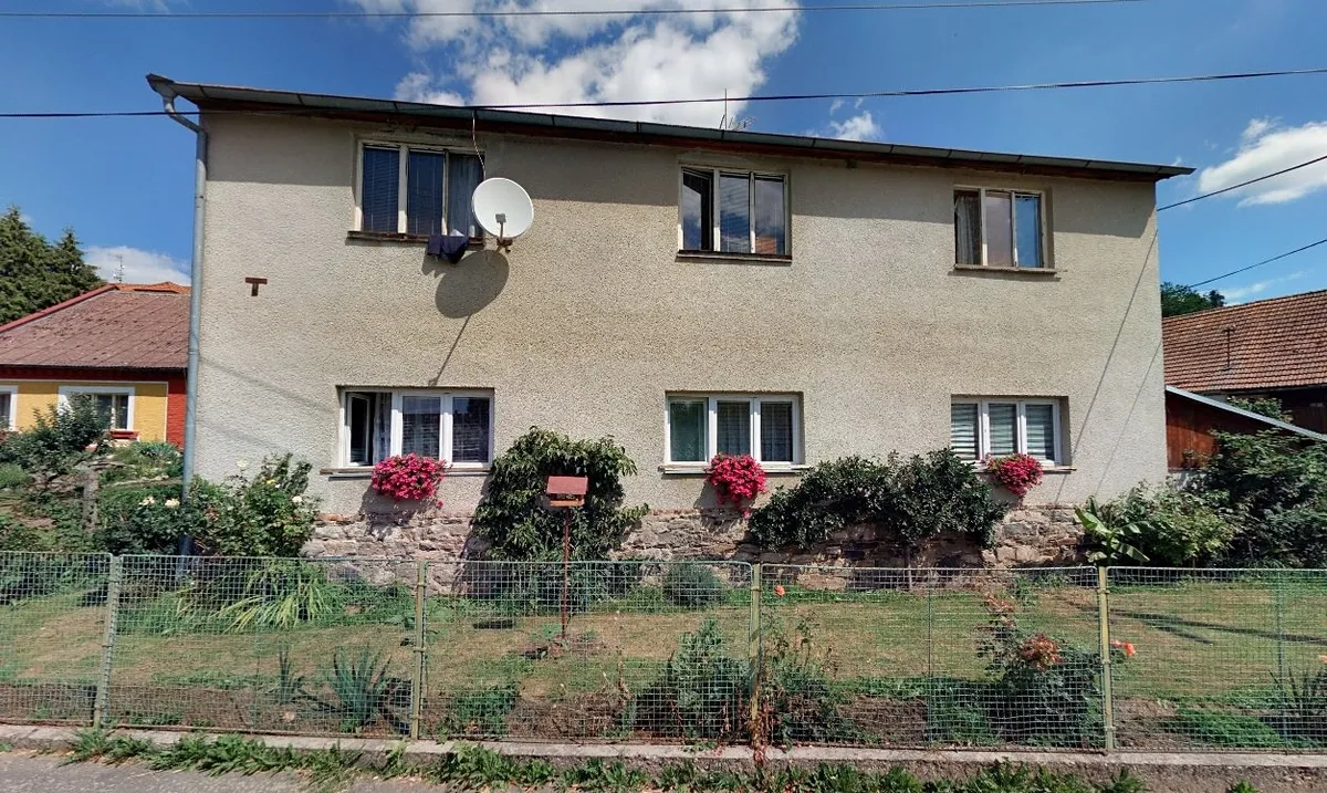 Prodej rodinného domu 184 m², pozemek 2371 m²